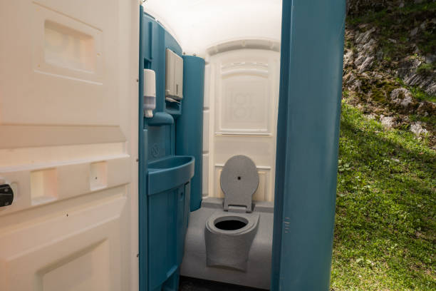 Portable Toilet Options We Offer in Tichigan, WI